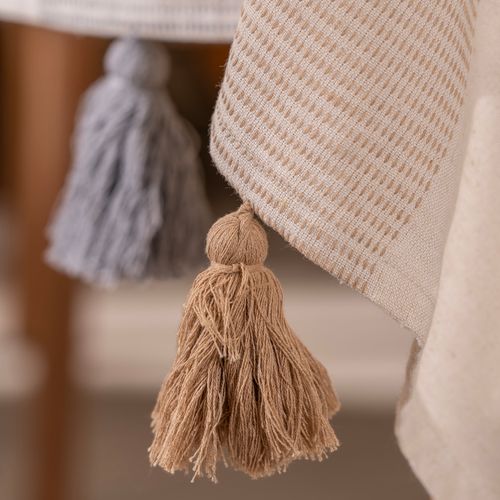 Mantel Chico Rectangular Franjas y Borlas