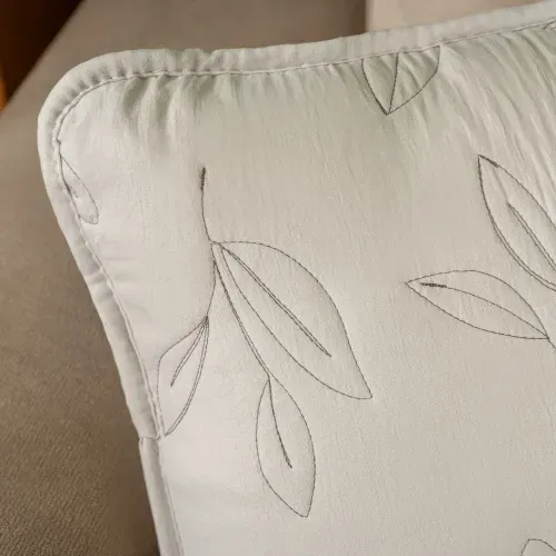 Funda de Almohadón Bordado Hojas