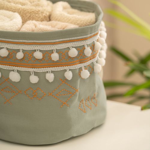 Contenedor Redondo Bordado con Pompóm Chico